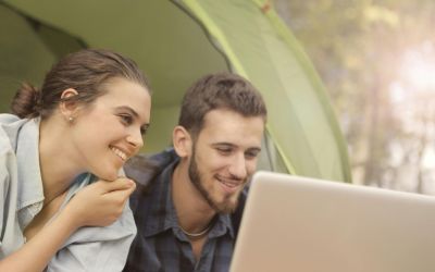 Couple researching how to get married in Qatar online